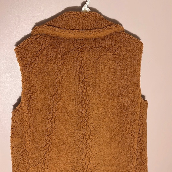 Steve Madden Sherpa Vest - Picture 6 of 9